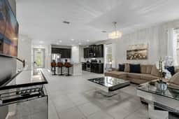 5 Bedrooms / 5.5 Bathrooms / Solara (9035 PC)