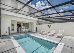 5 Bedroom / 4.5 Baths Windsor Westside (2414 TD)