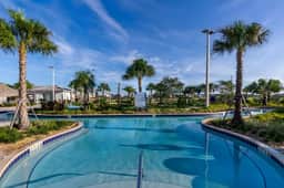 4 Bedrooms/ 3 Bathrooms / Storey Lake (4819 DS)