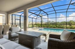 6 Bedrooms/ 4.5 Bathrooms/ Solterra (7639 OL)
