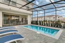 5 Bedrooms / 4.5 Bathrooms / Windsor Island (602 JL)