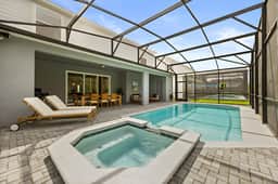 10 Bedrooms / 8 Bathrooms / Windsor Cay (15923CC)
