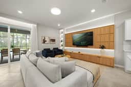 10 Bedrooms / 8 Bathrooms / Windsor Cay (15923CC)