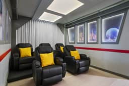 7 Bedrooms/ 4.5 Bathrooms/ Windsor Cay (15794 CC)