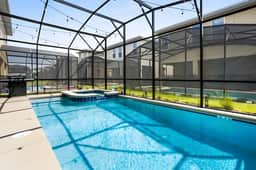 6 Bedrooms/ 5 Bathrooms/ Storey Lake (4286 PD)