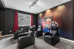 4 Bedrooms / 3.5 Bathrooms / Solara (9032 EM)