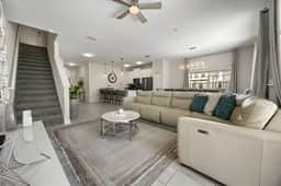 5 Bedrooms / 4 Bathrooms / Storey Lake (4800LL)