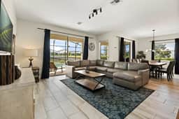 6 Bedrooms / 5 Bathrooms / Storey Lake (4763KC)