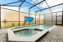 6 Bedrooms / 4.5 Bathrooms / Windsor Cay (15890CC)