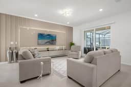 5 Bedrooms/ 4 Bathrooms/ Windsor Cay (1289 ER)