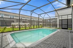 5 Bedrooms/ 4 Bathrooms/ Windsor Cay (1289 ER)
