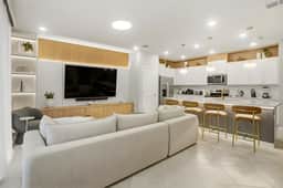 5 Bedroom/ 4.5 Bathrooms/ Windsor Cay (16198CC)