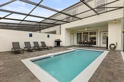 5 Bedrooms/ 4.5 Bathrooms/ Windsor Cay (16142 CC)