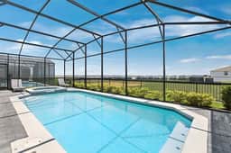8 Bedrooms/ 6 Bathrooms/ Windsor Island (3707 LA)