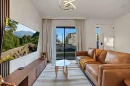 3 Bedrooms/ 3 Baths/ Hub Westside Reserve (8752GV)