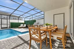5 Bedrooms/ 4.5 Bathrooms/ Windsor Island(3902 LA)