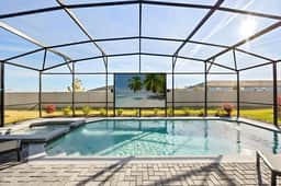 10 Bedrooms / 8 Bathrooms / Windsor Cay (16207CC)