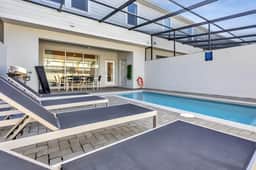 5 bedrooms/ 5 Bathrooms/ Windsor Island (270 JW)
