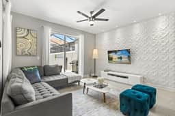 4 Bedrooms / 3 Bathrooms / Storey Lake (4831DS)