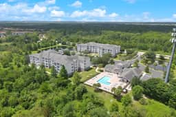 2 Bedrooms / 2 Bathrooms / Secret Lake (3176-204)