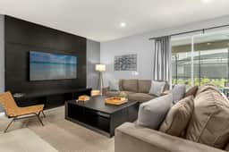 10 Bedrooms/ 8 Bathrooms/ Windsor Island (4133 LA)