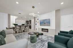6 Bedrooms/ 4.5 Bathrooms/  Windsor Cay (16237 SM)