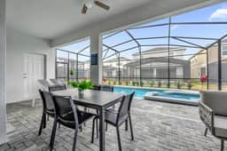 6 Bedrooms/ 4.5 Bathrooms/  Windsor Cay (16237 SM)