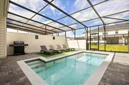 5 Bedrooms/ 4.5 Bathrooms/ Windsor Cay (16146 CC)