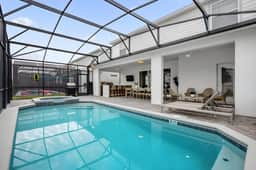 8 Bedrooms/ 6 Bathrooms/ Windsor Cay (16264 SM)