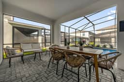 7 Bedrooms / 5.5 Bathrooms / Windsor Cay (16228SK)