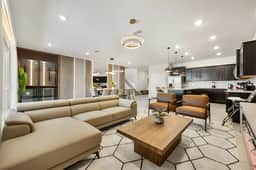 10 Bedrooms / 8 Bathrooms / Windsor Cay (15953CC)