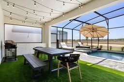 10 Bedrooms / 8 Bathrooms / Windsor Cay (15953CC)