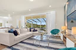 5 Bedrooms/ 4.5 Bathrooms/Windsor Westside(8874GC)