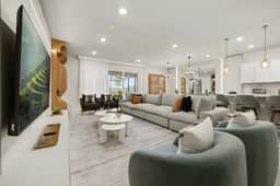 10 Bedrooms / 8 Bathrooms / Windsor Cay (15973CC)
