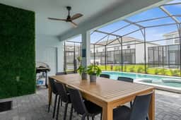7 Bedrooms/ 5.5 Bathrooms/ Windsor Cay (1261 ER)