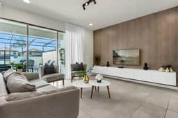 5 Bedrooms/ 4.5 Baths/ Windsor Westside (8924 SA)