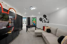 5 Bedrooms / 4.5 Bathrooms / Windsor Cay (1288BI)