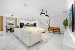 8 Bedrooms / 6 Bathrooms / Sonoma (2683CA)