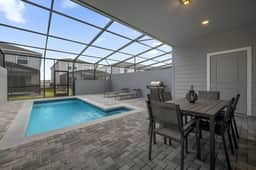 5 Bedrooms / 4.5 Bathrooms / Windsor Cay (1288BI)