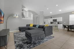 5 Bedrooms / 3.5 Bathrooms / Windsor Palms (8017 KP)