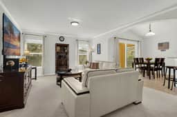 4 Bedrooms / 3 Bathrooms / Veranda Palms (4461 NP)