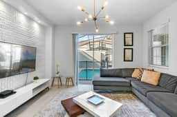 4 Bedrooms / 3 Bathrooms / Storey Lake (4809 LL)