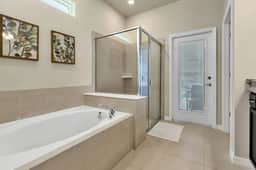 7 Bedrooms/ 5.5 Baths/ Windsor Island (3841 LA)