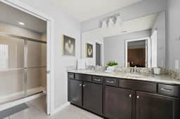 6 Bedrooms/ 4.5 Bathrooms/ Windsor Island (1661KL)