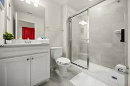 5 Bedrooms/ 4.5 Bathrooms/ Windsor Cay (16192 PF)