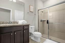 5 Bedrooms/ 4 Bathrooms/ Windsor Island(1217 AB)