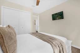 3 Bedrooms / 2.5 Baths / Emerald Island (2730SK)