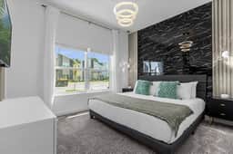 5 Bedrooms/ 4 Bathrooms/ Storey Lake (2584 RT)