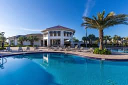 5 Bedrooms/ 4 Bathrooms/ Storey Lake (2469RT)