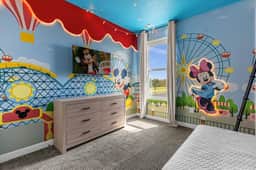 7 Bedrooms / 5 Bathrooms / Champions Gate (8908TW)
